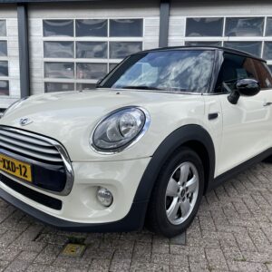 Mini 1.5 Cooper 1e Eigenaar! Dealer Onderhouden! Navi Pro! Sportstoelen!